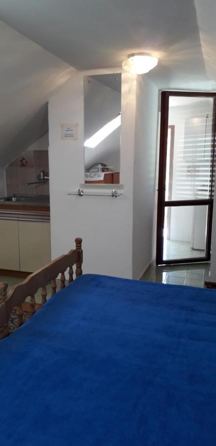 Apartments Bilic Vis Ngoại thất bức ảnh